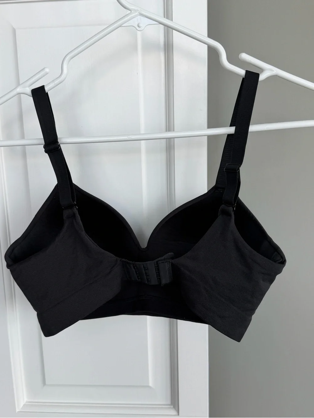Truekind Modern Wireless Shaping Bra Black Small